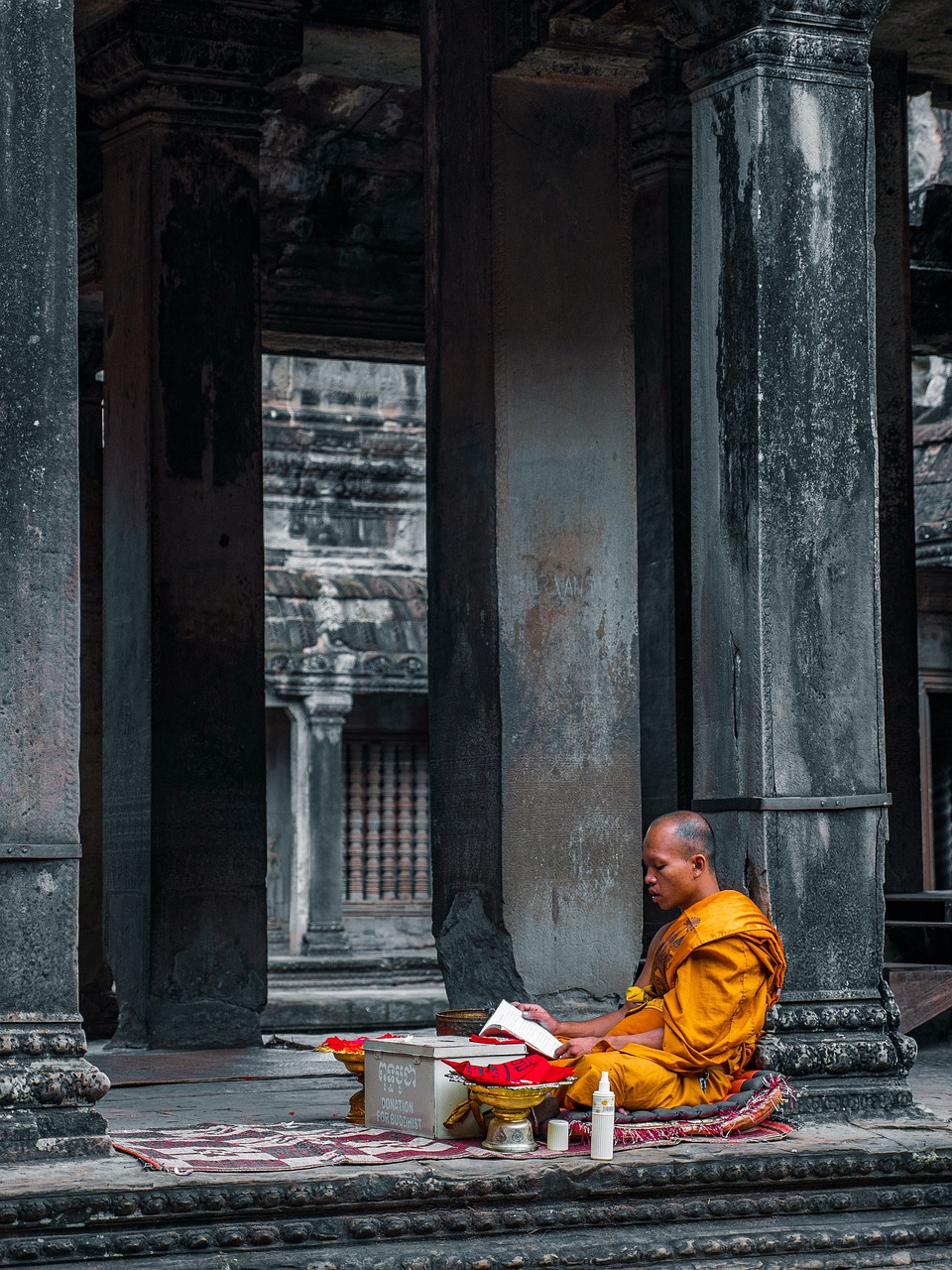 entdecken sie die kraft der meditation: tipps, techniken und vorteile für mehr innere ruhe, stressabbau und wohlbefinden. eine einführung für anfänger und fortgeschrittene.